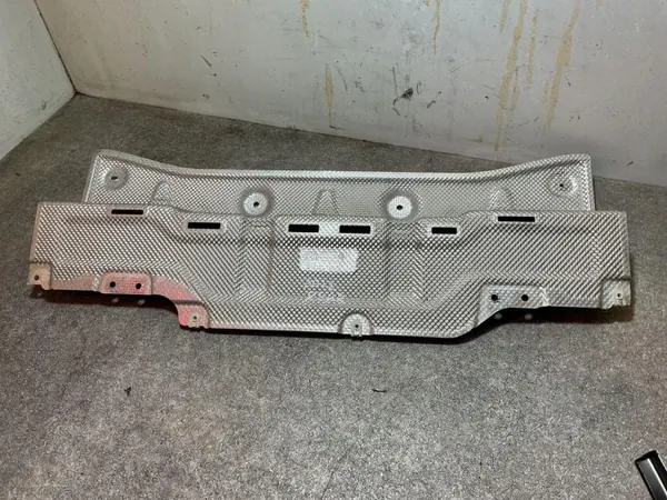 Pièces de compartiment moteur BMW OEM 7467971 - 1.5L image 6