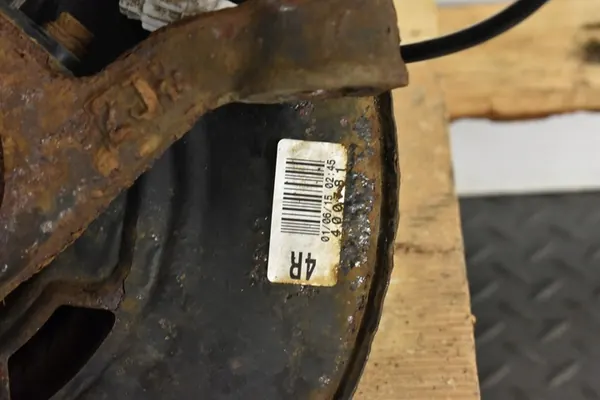 Mozzo anteriore destro Toyota Yaris III P13 image 8