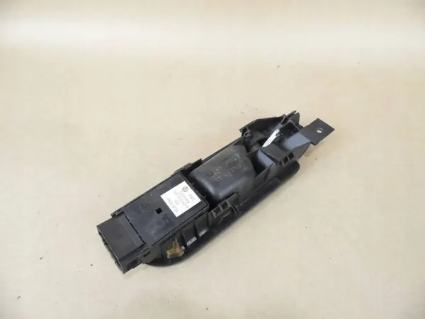 Volkswagen Golf IV Vasemman Etuoven Kahva image 2