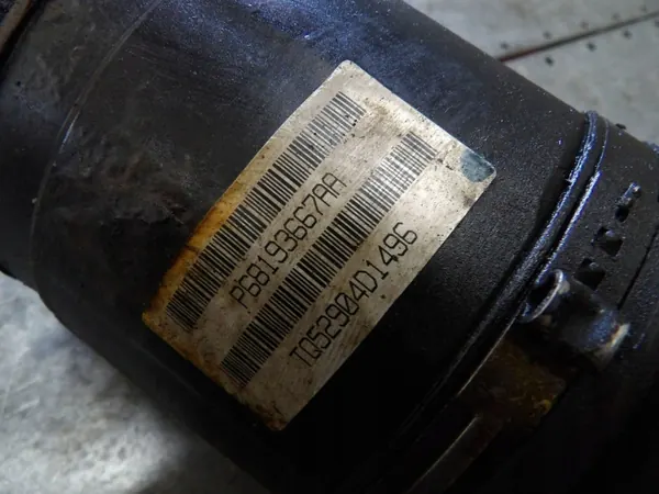 Semi-eixo traseiro Jeep Grand Cherokee OEM P68193667AA image 7