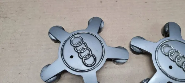 Enjoliveur Audi OEM 4F0601165N - État d'occasion image 4