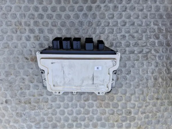 BMW Moottorinohjain OEM 8663284 - Käytetty image 3