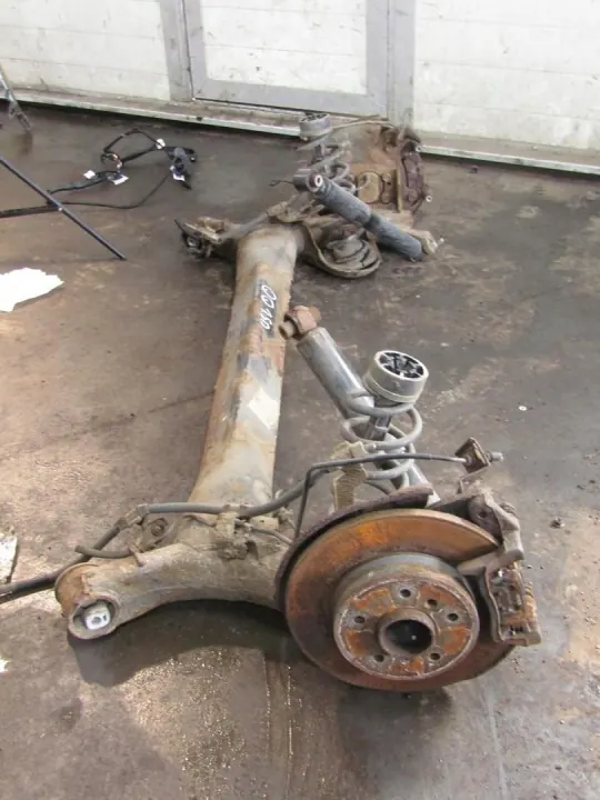 Taka-Akselipalkki OEM BELKA OŚ ZAWIESZENIA TYLNA image 3