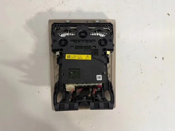 SSK1028 OEM Ohjaamon Katkovalo Etu BMW F10:lle image 5