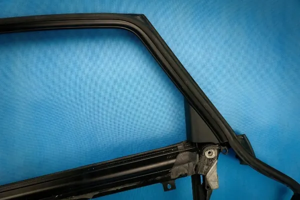 Moldura janela porta direita traseira OEM 4F5839630F Audi A6 image 7