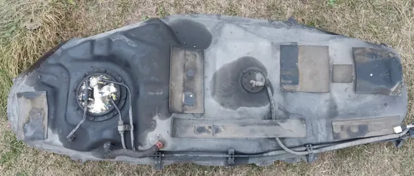 Polttoainesäiliö OEM 7710REFSBTGFHGFR Toyota RAV4 III:lle image 2