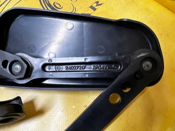 Voorste ruitenwisserarmset Mercedes GLS X166 LHD image 8