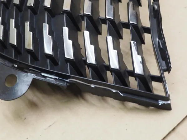 Peugeot 208 II framstötfångargaller OEM 9823210080 image 7