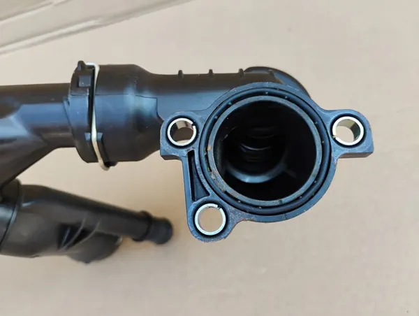 VW GOLF VII Carcasa de Termostato 04L121111Q image 3