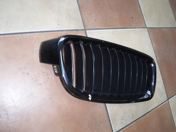 Right Kidney Grill BMW 3 F30 F31 OEM 51137263480 image 2