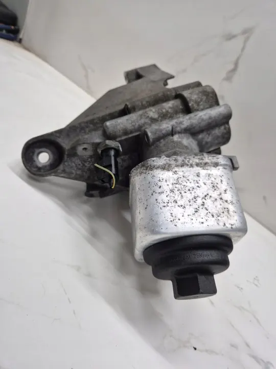 Ölfiltergehäuse OEM 681102049 für VW Phaeton 3.2 V6 image 2