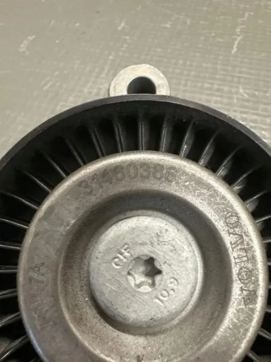 Tensor de correa Volvo XC90 II OEM 31460386 Usado image 3