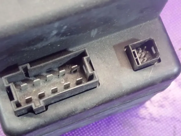 Mercedes keskuslukituspumppu OEM A2208000515 image 5