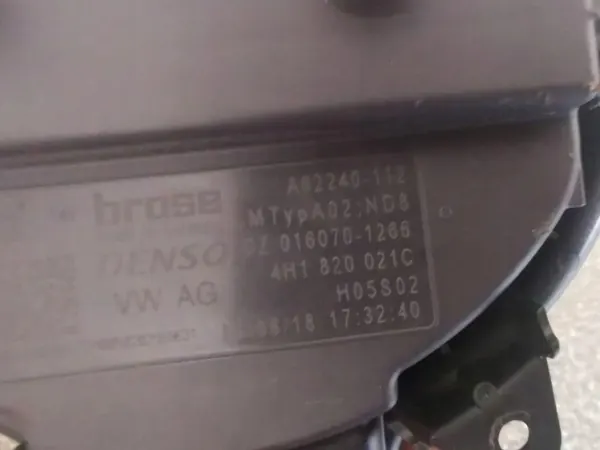Lämmitys OEM 4H1820021C Audi A6 Avant 3.0L Diesel image 3
