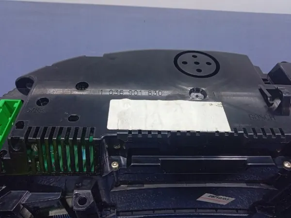 Compteur Audi A4 B6 1.9 TDI OEM 8E0920900M image 8
