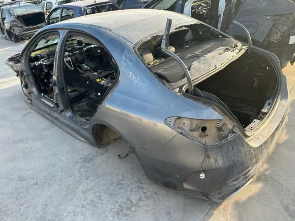 Mercedes kattopaneeli OEM A2066370400 - Käytetty image 2