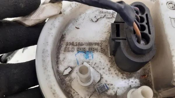 Brandstofpomp 8L0919051B Audi TT image 3