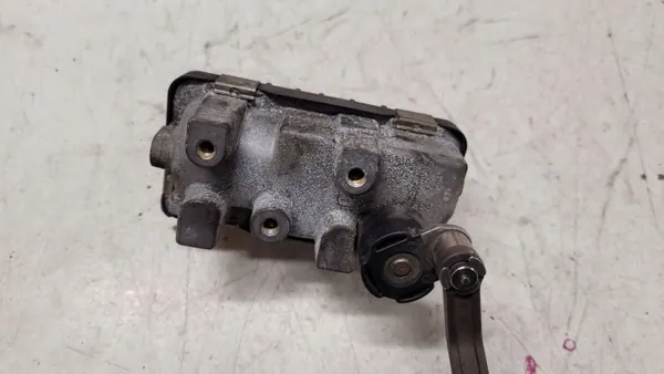 BMW Turbokompressoraktuator OEM 6NW009660 - Begagnad image 2