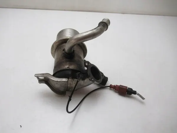 EGR-Jäähdytin VW Passat B7 2.0TDI 11-18 04L131512L image 5