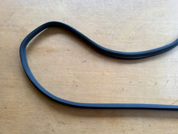 Mercedes Vito W447 takaikkunan tiiviste OEM A4476711620 image 3