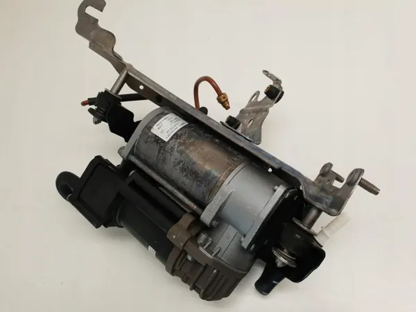 Mercedes E-luokka W213 Kompressori OEM A0993200004 image 3