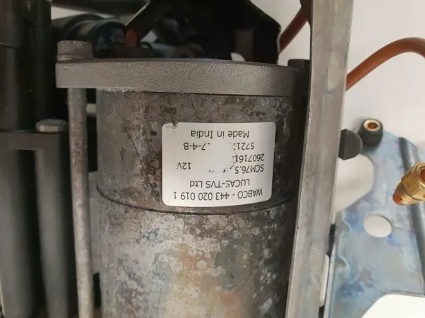 Mercedes E-luokka W213 Kompressori OEM A0993200004 image 4