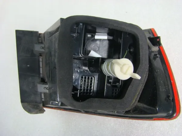 Luz Trasera Derecha VW Jetta Lift LED 5C6945208E image 3