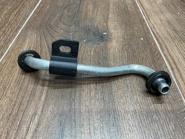 Gebrauchte Ölleitung OEM A2045280524 für Mercedes-Benz image 5