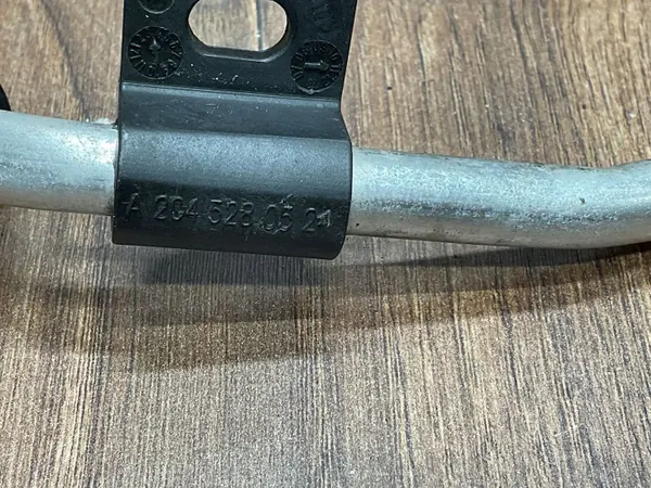 Gebrauchte Ölleitung OEM A2045280524 für Mercedes-Benz image 6