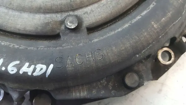 Kaksoismassaväkäri Volvo S40 1.6D image 6