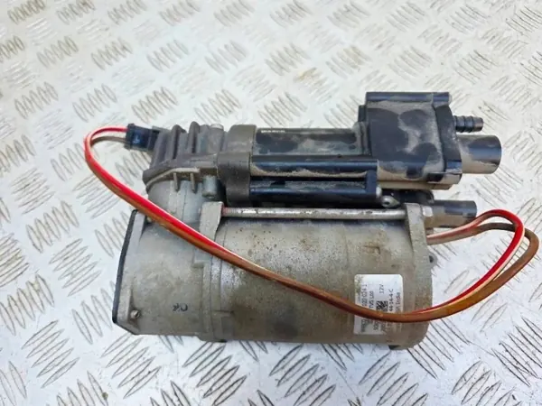 BMW 5 Touring F11 Luchtveringcompressor 6875176 image 2