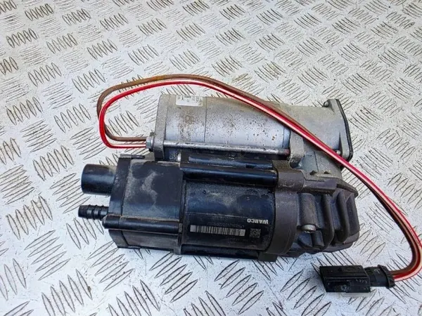 BMW 5 Touring F11 Luchtveringcompressor 6875176 image 3