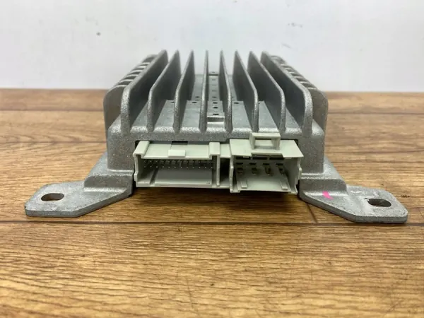 Amplificateur OEM 15903398PINYA pour Chevrolet Corvette C6 image 4