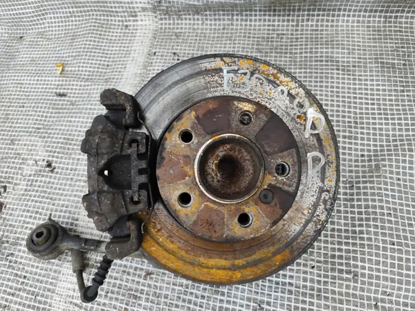 BMW F30 F31 Lift LCI 15-18 2.0D B47 Rechter Voorwielnaaf image 2