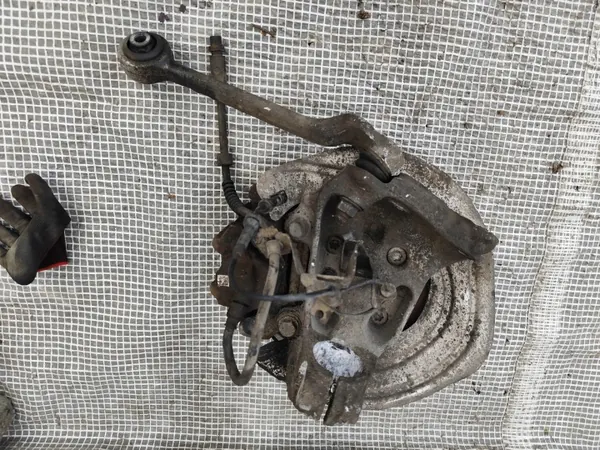 BMW F30 F31 Lift LCI 15-18 2.0D B47 Rechter Voorwielnaaf image 4