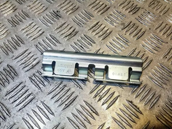 Support de batterie Porsche Panamera OEM 97061102500 image 3