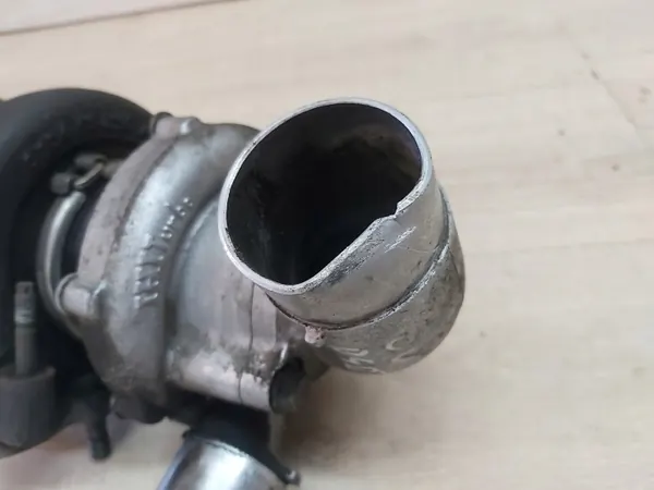 Turbo Toyota OEM 17201-0R020 para Avensis T25 2.0/2.2 d4d image 3