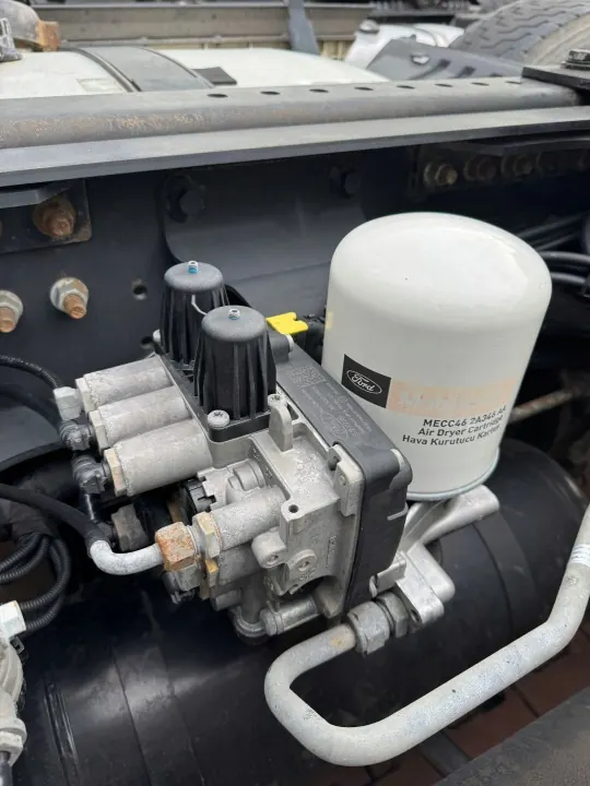 Válvula Secadora de Ar Ford OEM JC46-2A131-BA image 2
