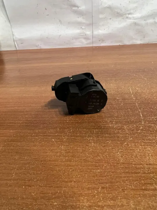Motor de compuerta BMW D3043 para E65/E66/E67 2004 image 2