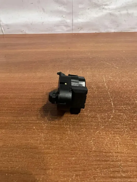 Motor de compuerta BMW D3043 para E65/E66/E67 2004 image 5
