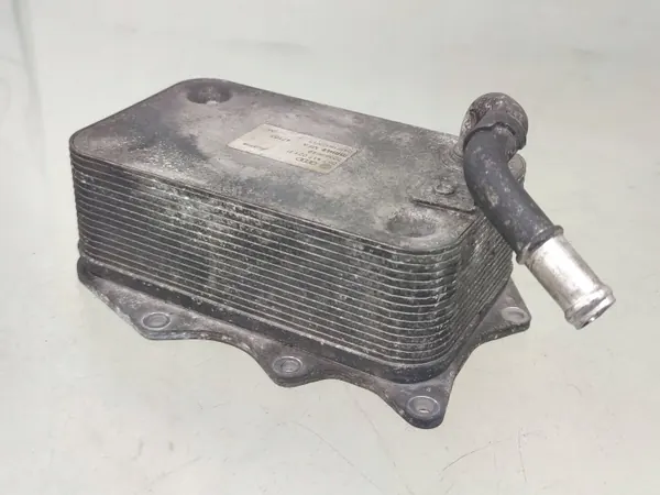 Refroidisseur d'huile moteur Porsche Cayenne OEM 057117021P image 2