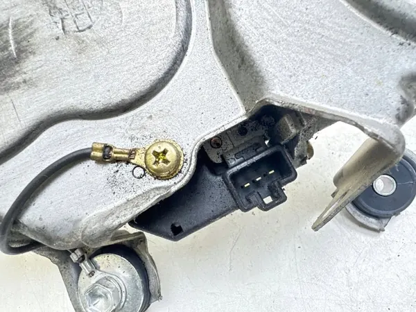Moteur d'essuie-glace arrière Mitsubishi Outlander 2008 image 2