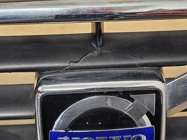 VOLVO S40 V50 GRILL 30744915 image 2