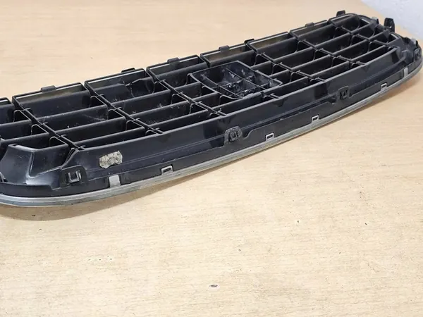 VOLVO S40 V50 GRILL 30744915 image 4