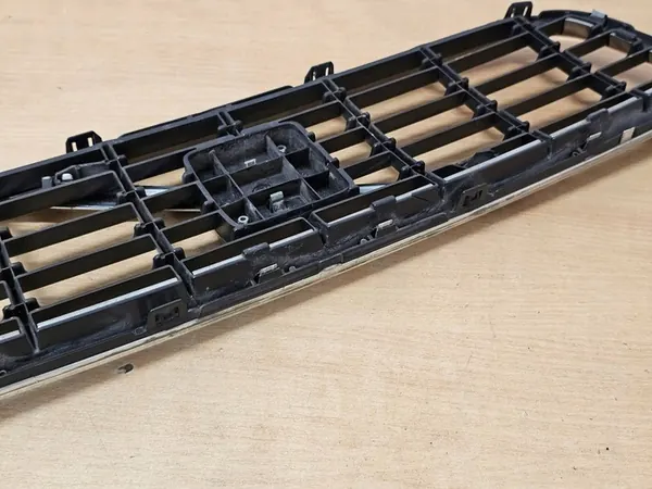 VOLVO S40 V50 GRILL 30744915 image 6