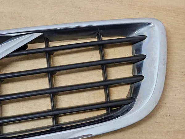 VOLVO S40 V50 GRILL 30744915 image 9