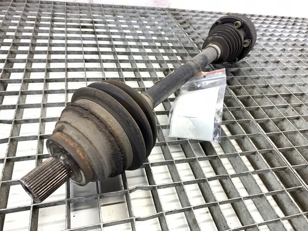 Vänster fram drivaxel VW Golf V 1.9 105HK 07-09 image 2
