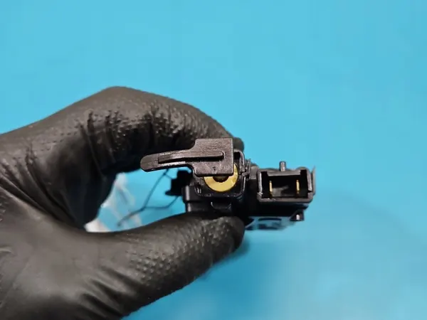 Kraftstoffklappen-Aktuator OEM 788266729R für Renault Kadjar image 6