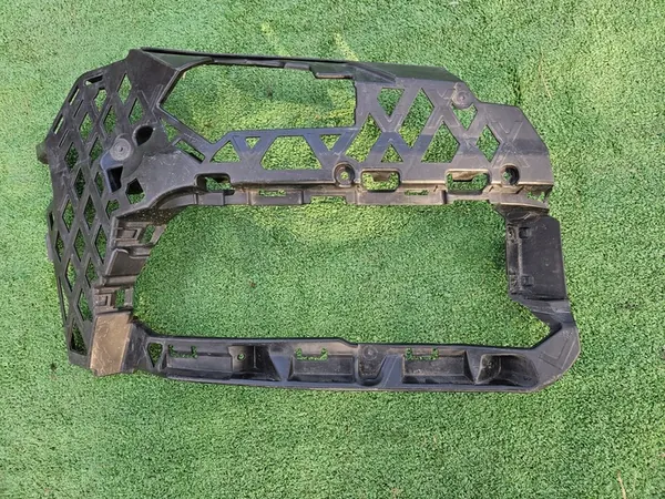 Supporto paraurti anteriore VW Passat 15- Destro OE image 4