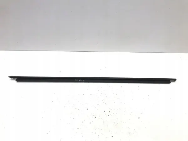 BMW X1 U11 2023 Buitendeurstrip Links Voor OEM 9451521 image 2